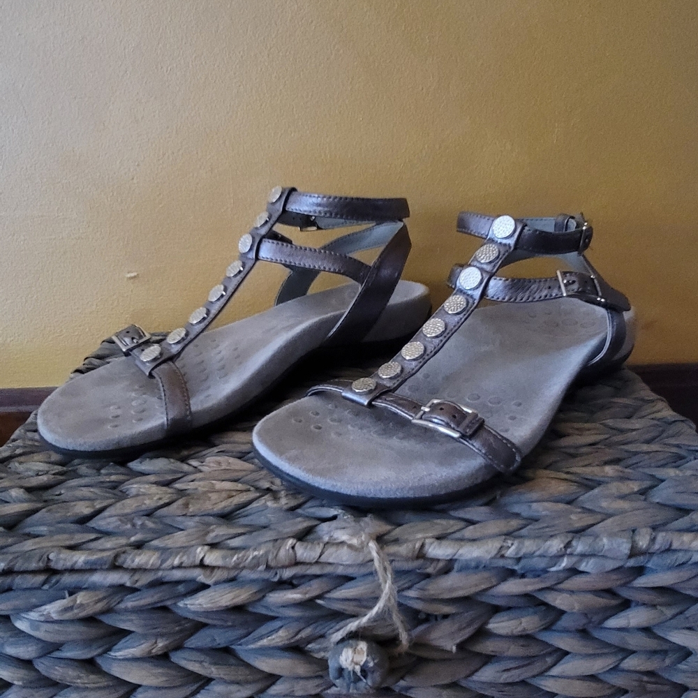 Vionic Hailey Sz 7 Women's Sandals in Metallic Gray - Picture 2 of 8
